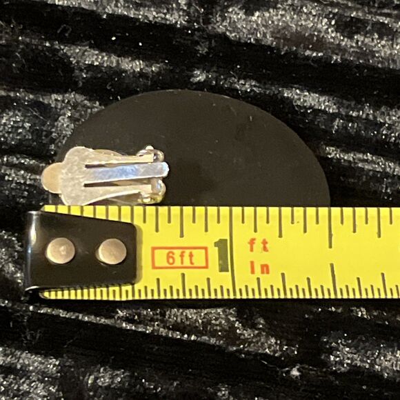 Vintage Egyptian Revival Wood Mother Of Pearl Inlay Portrait Clip On Earrings - Picture 5 of 5